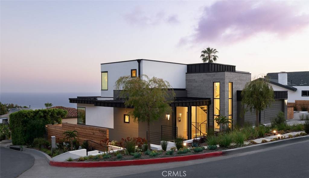 1105 Skyline DR, Laguna Beach, CA 92651