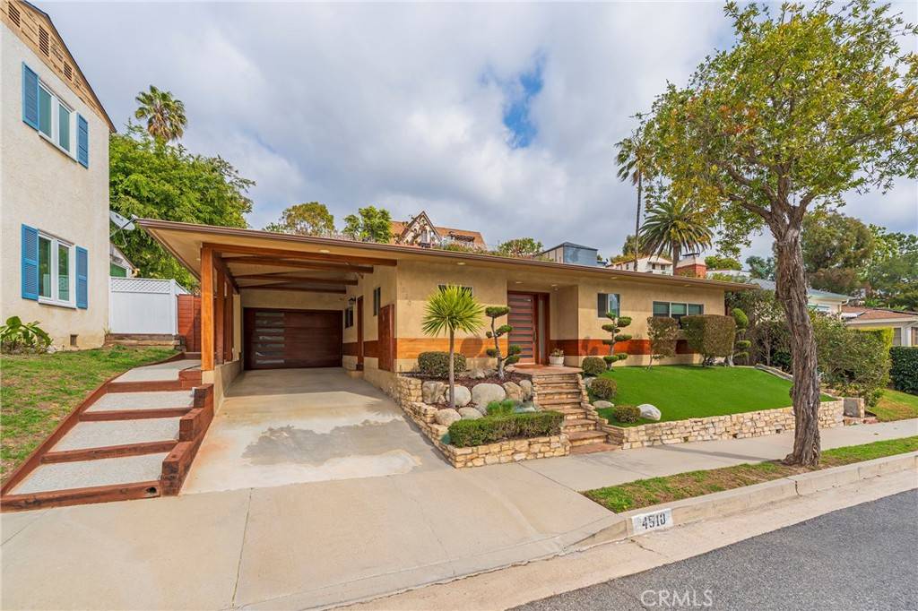 View Park, CA 90043,4510 S Mullen AVE