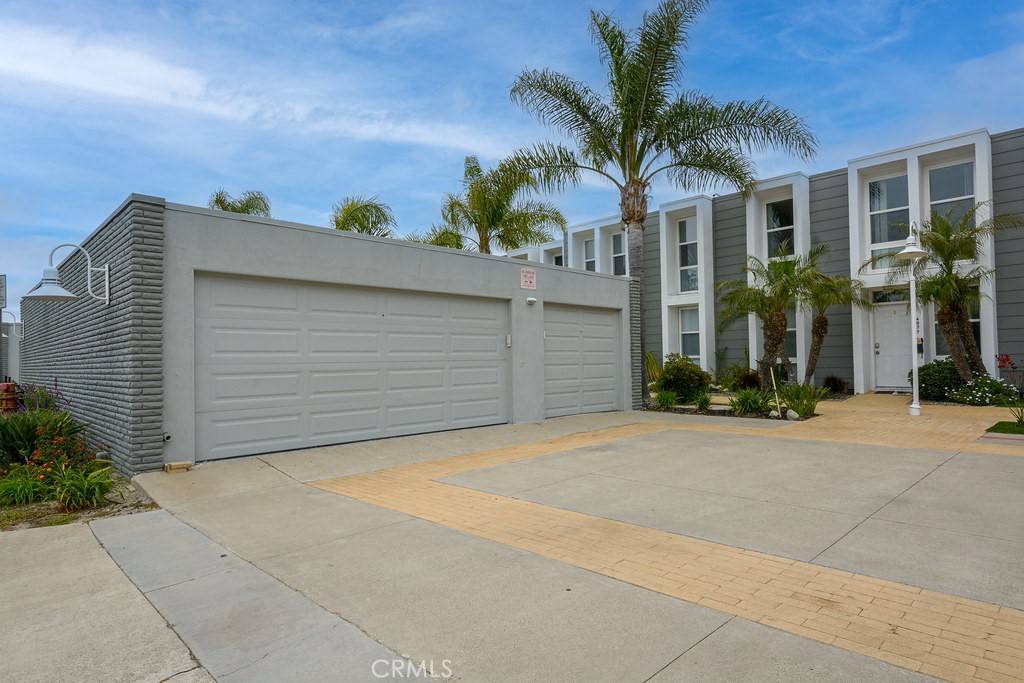 Huntington Beach, CA 92649,4073 Aladdin DR