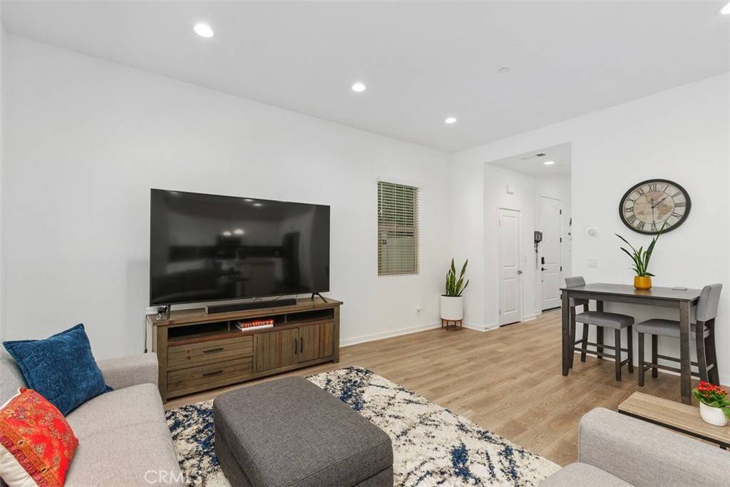 Corona, CA 92883,4235 Horvath ST #103