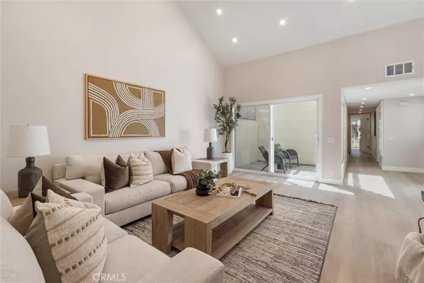 Irvine, CA 92612,14 Willow Tree LN