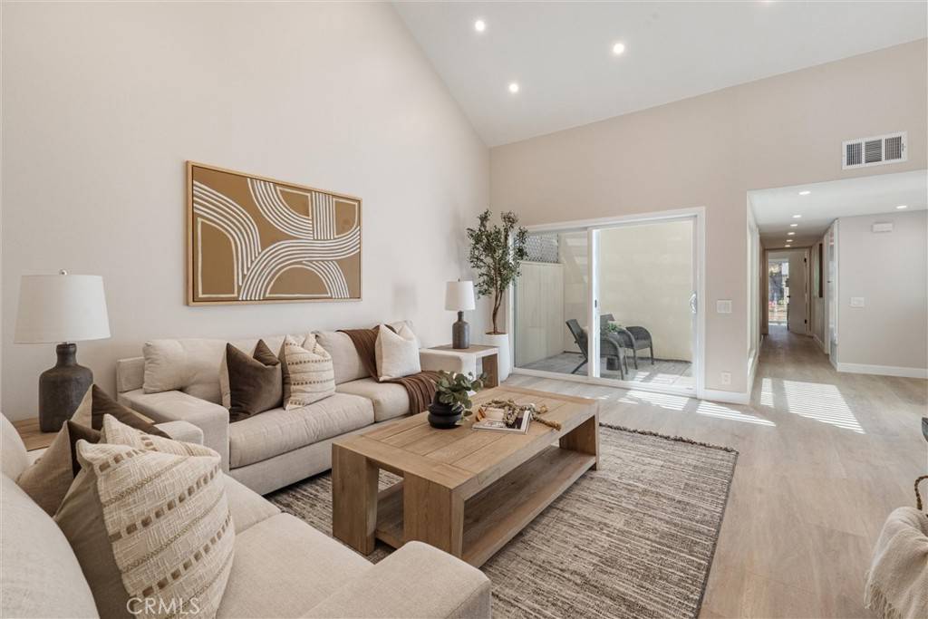 Irvine, CA 92612,14 Willow Tree LN