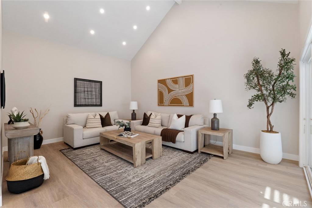 Irvine, CA 92612,14 Willow Tree LN