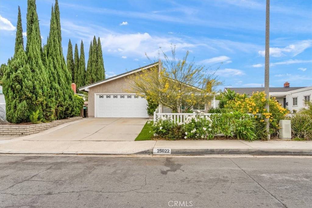 25022 La Suen RD, Laguna Hills, CA 92653