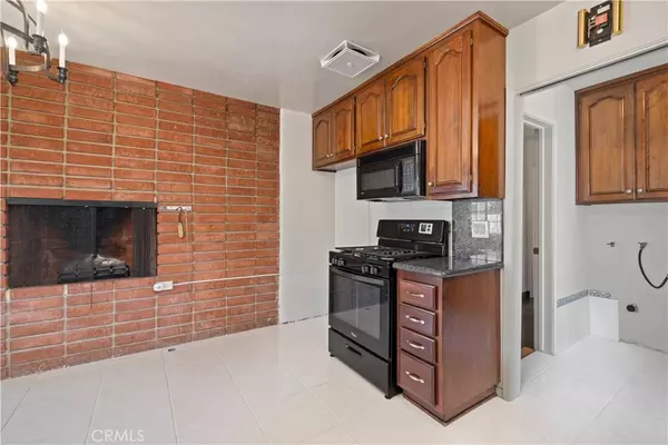 Montebello, CA 90640,301 Dochan CIR