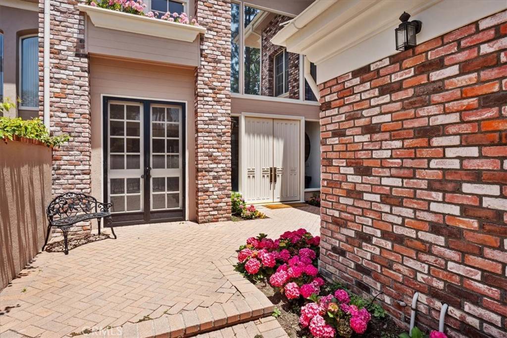 Los Angeles, CA 90049,12303 Ridge CIR