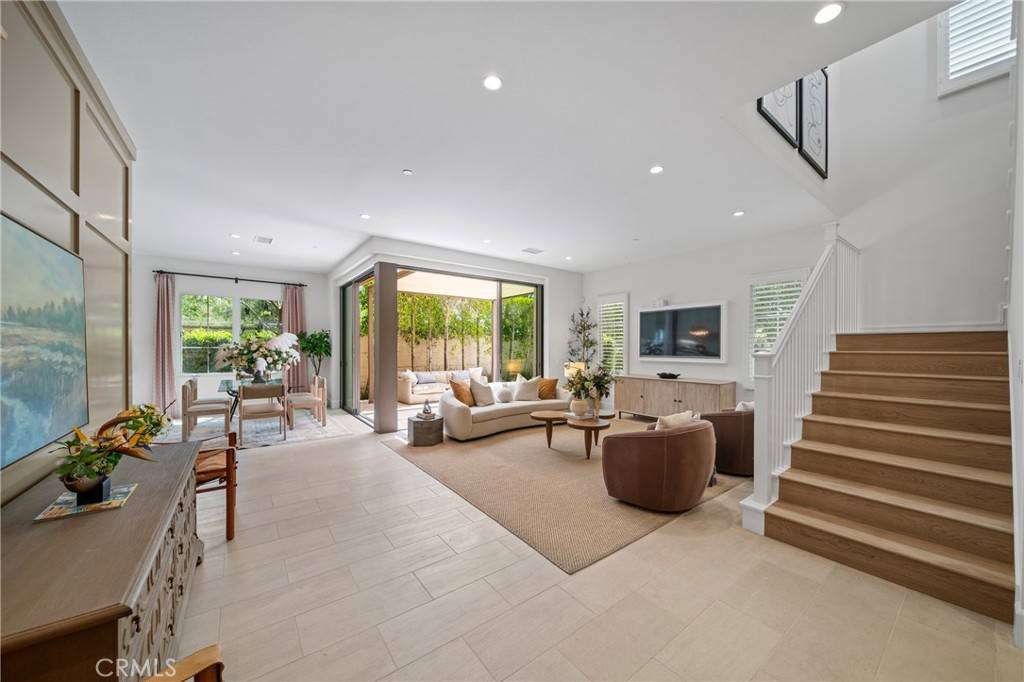 Irvine, CA 92602,111 Vigna