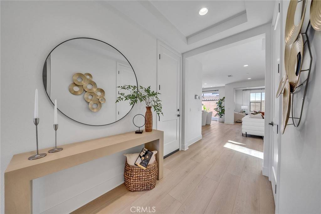 Irvine, CA 92602,162 Somera