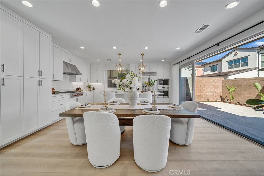 Irvine, CA 92602,162 Somera