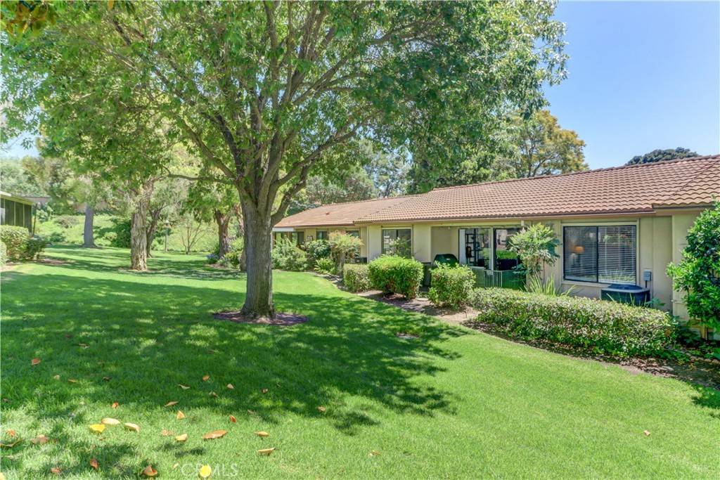 Laguna Woods, CA 92637,3205 Via Buena #B