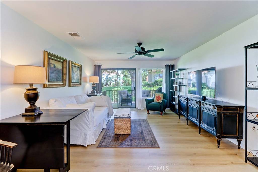 Laguna Woods, CA 92637,3205 Via Buena #B