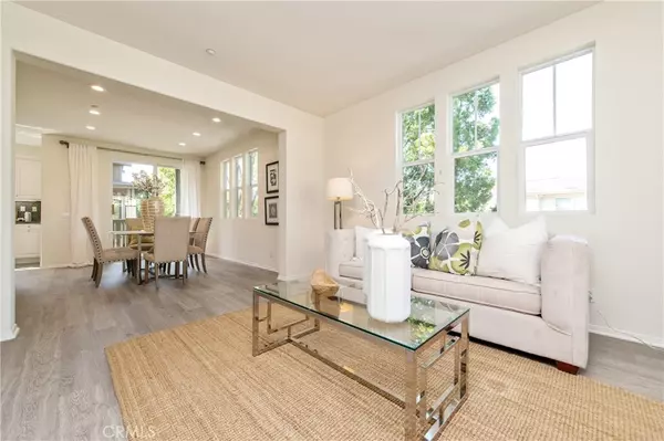 Tustin, CA 92782,357 Flyers LN