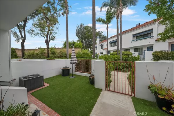 Huntington Beach, CA 92648,19581 Pompano Ln #107