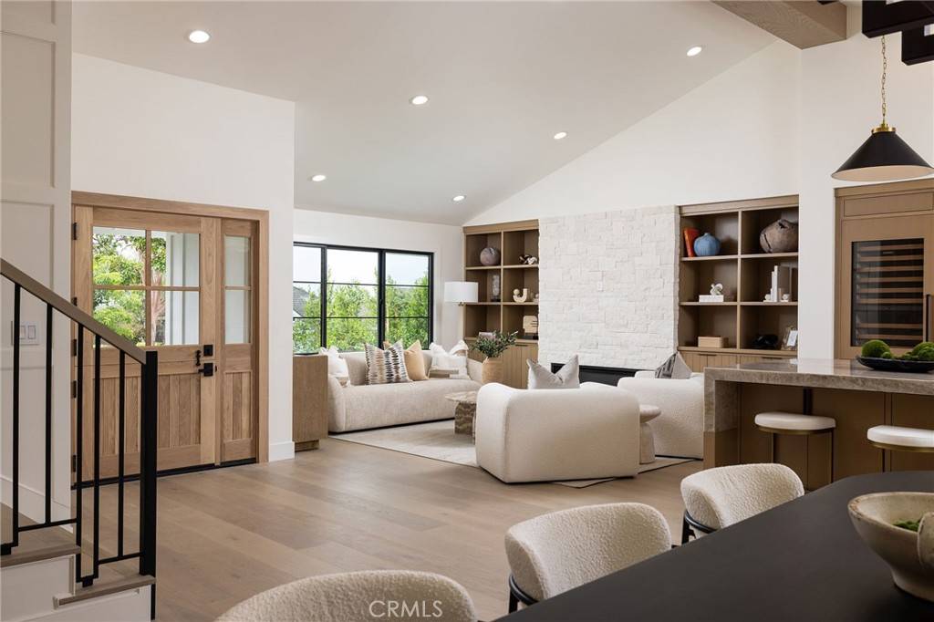 Newport Beach, CA 92660,912 Aleppo ST