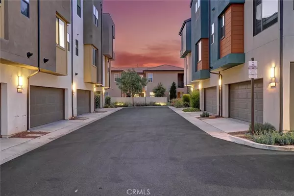 Irvine, CA 92618,104 Keeper