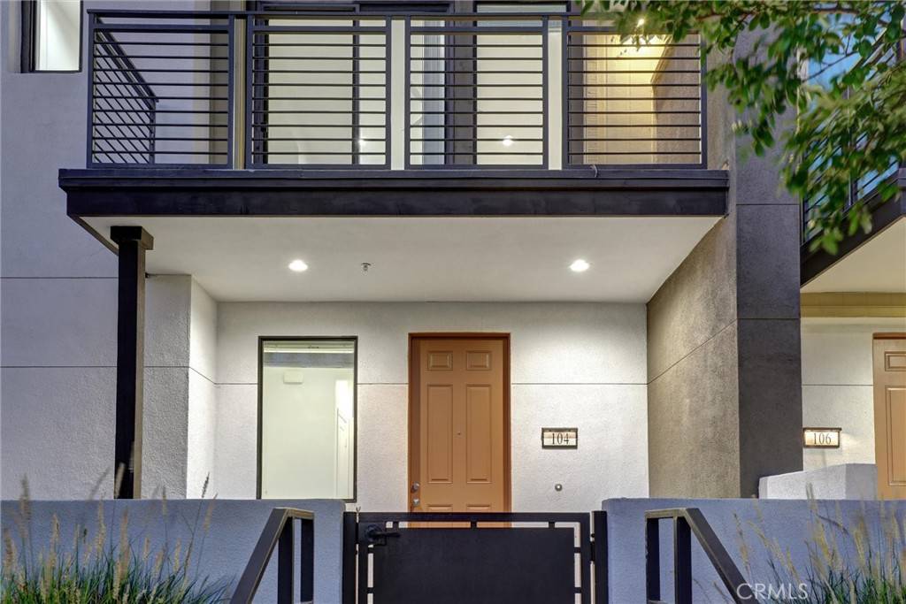 Irvine, CA 92618,104 Keeper