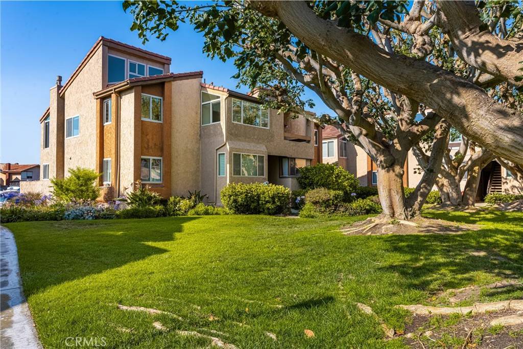 17094 Bluewater LN, Huntington Beach, CA 92649