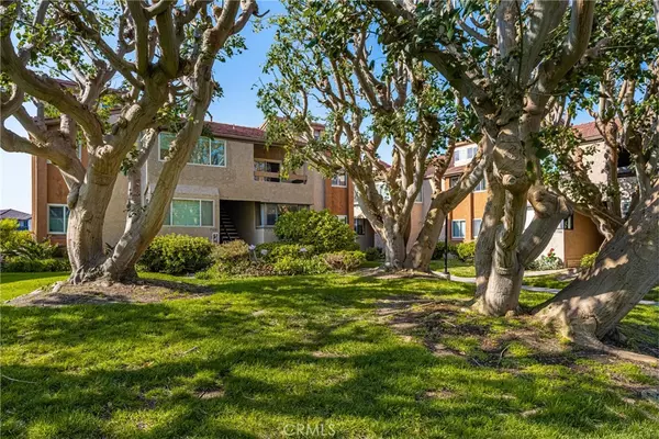 Huntington Beach, CA 92649,17094 Bluewater LN