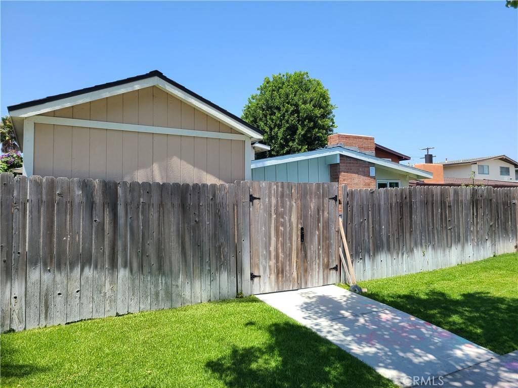 Costa Mesa, CA 92626,1548 N Elm AVE
