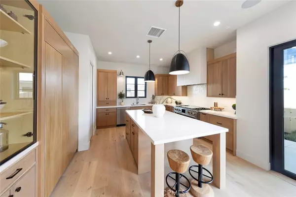 Costa Mesa, CA 92627,1592 Redlands PL
