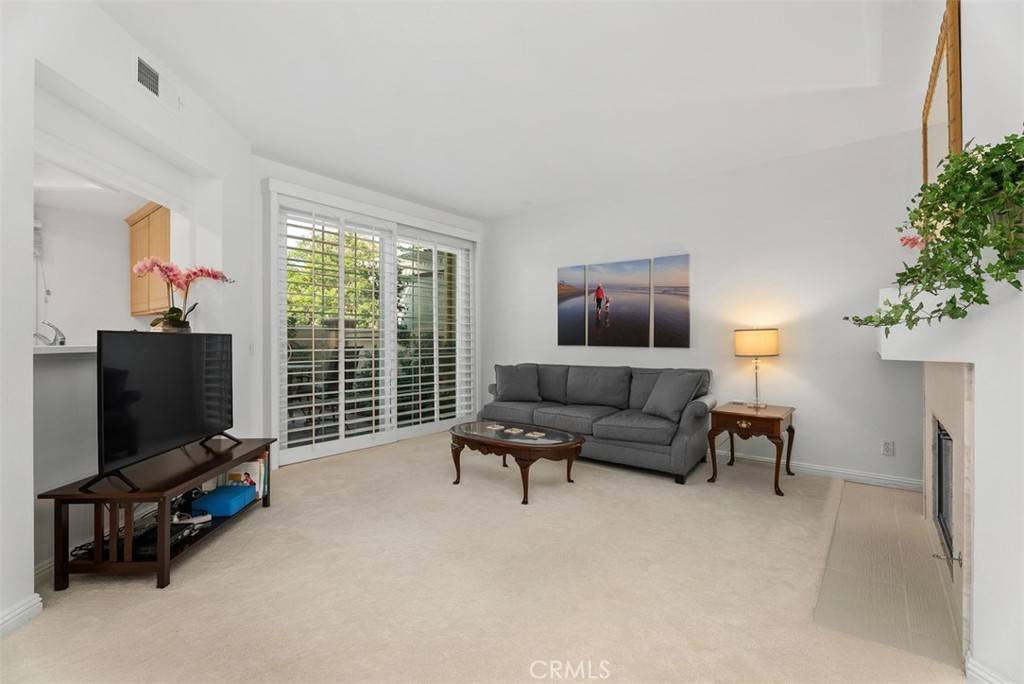 Tustin, CA 92782,2303 Paseo Circulo
