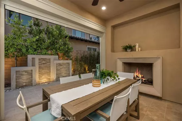 Irvine, CA 92602,75 English Saddle