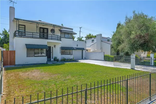 Santa Ana, CA 92706,2219 N Flower ST