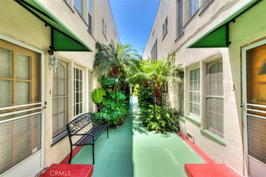 Long Beach, CA 90802,932 E 2nd ST #27