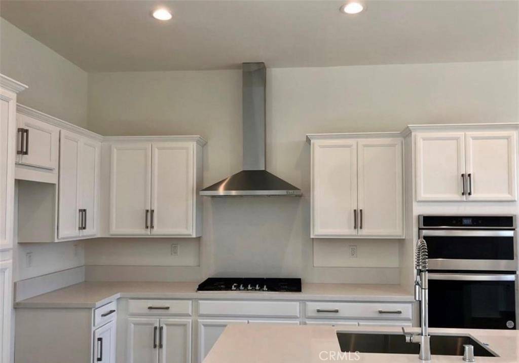 Irvine, CA 92618,112 Keeper