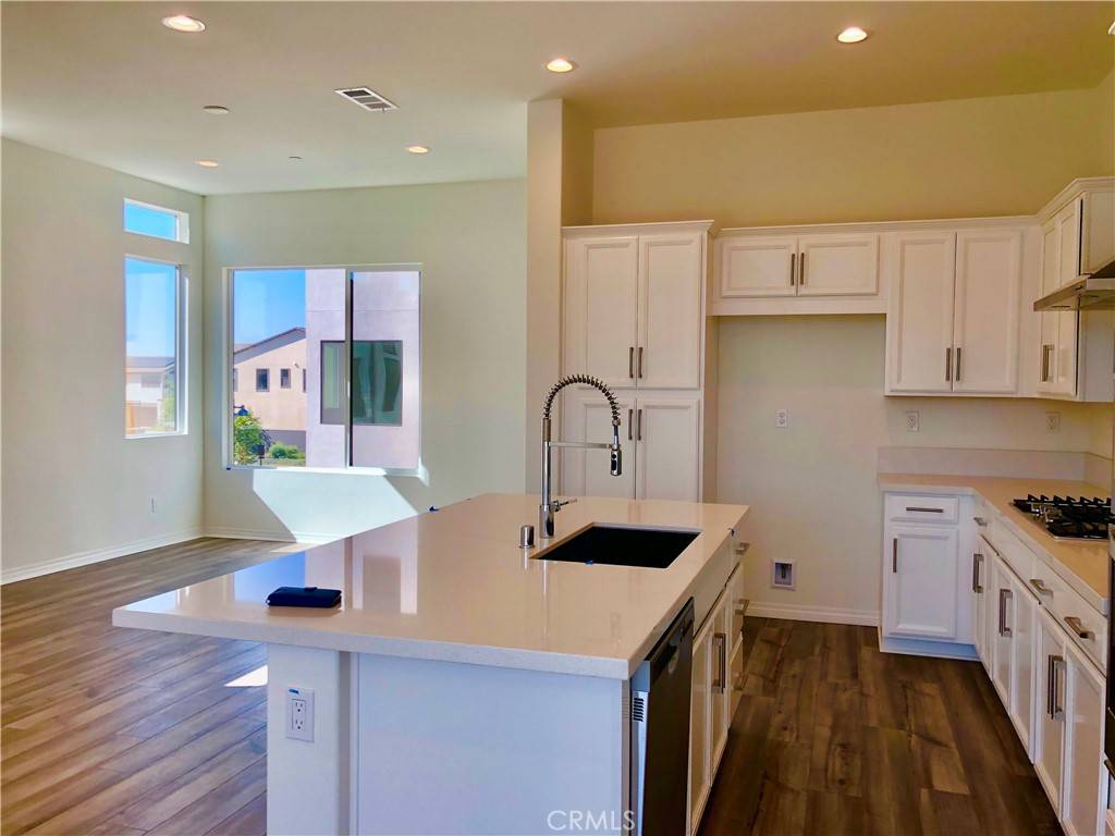 Irvine, CA 92618,112 Keeper
