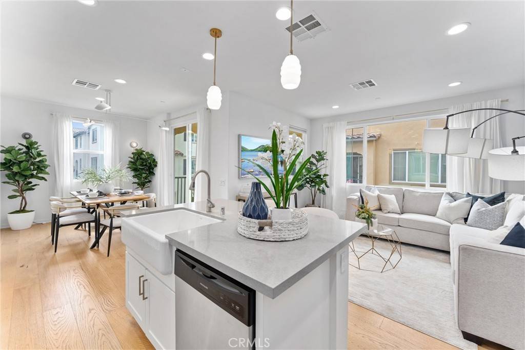 10553 Acorn PL, Los Alamitos, CA 90720