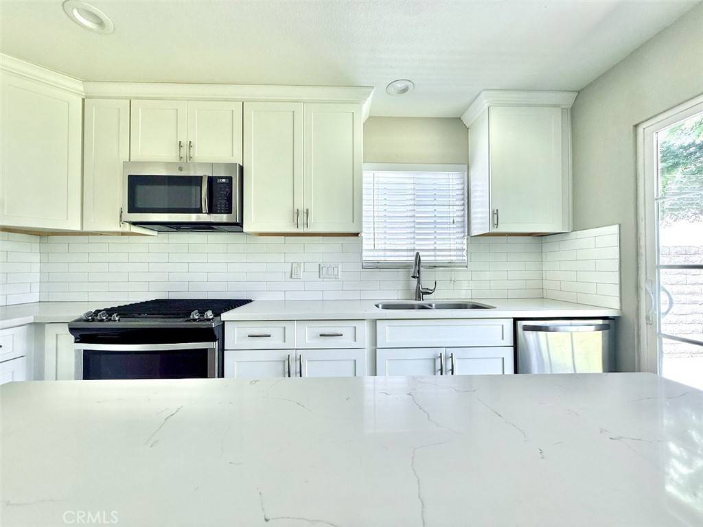 Irvine, CA 92614,17481 Wayne AVE