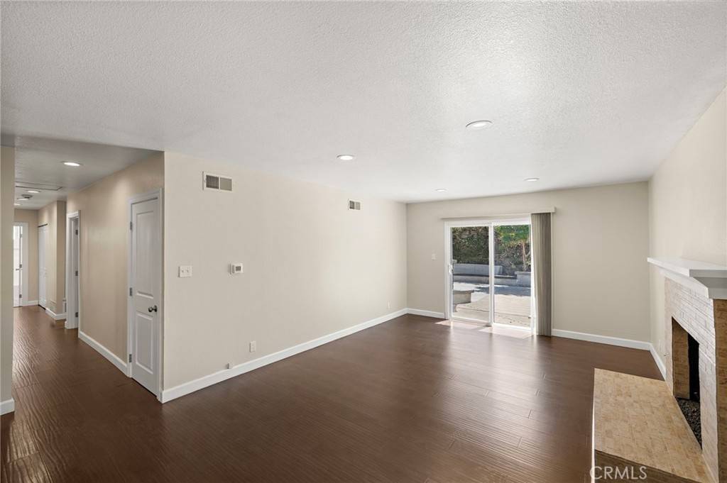 Huntington Beach, CA 92647,16882 Ross LN