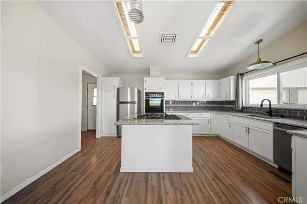 Pinon Hills, CA 92372,2033 Hollister RD