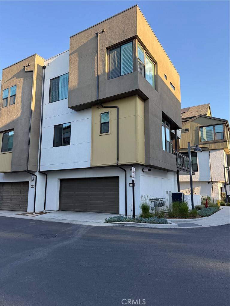 Irvine, CA 92618,120 Sawbuck