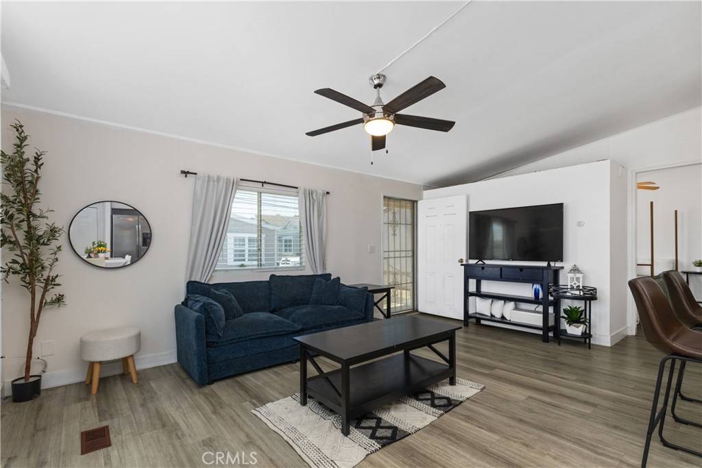 Costa Mesa, CA 92627,327 W Wilson ST #49