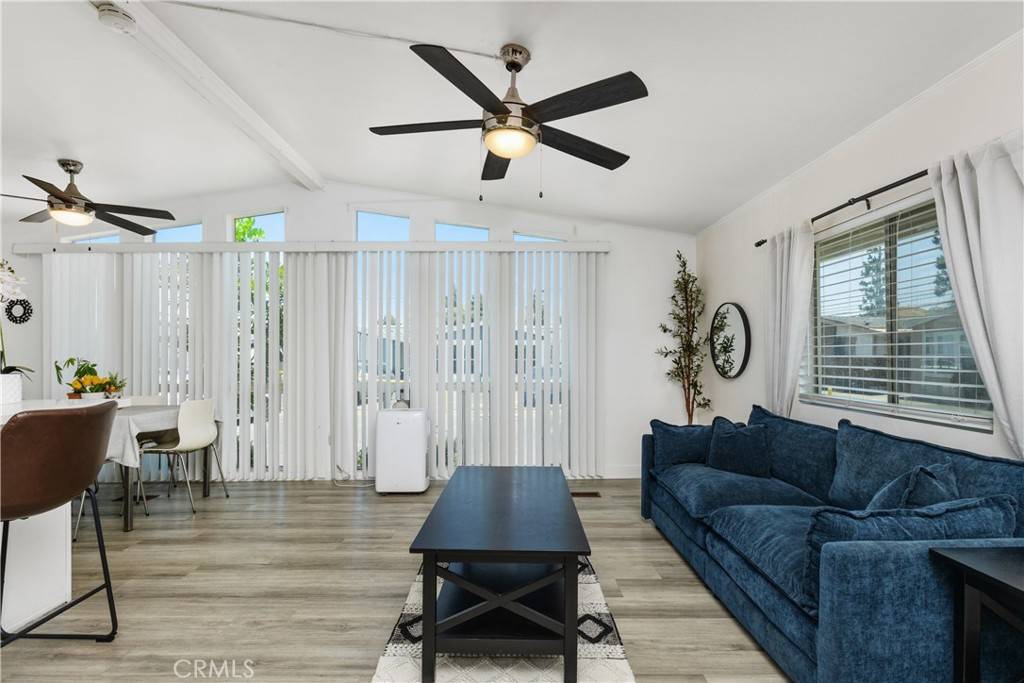 Costa Mesa, CA 92627,327 W Wilson ST #49