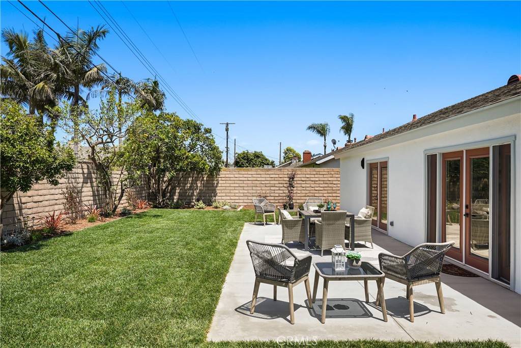 Huntington Beach, CA 92649,5021 Dovewood DR
