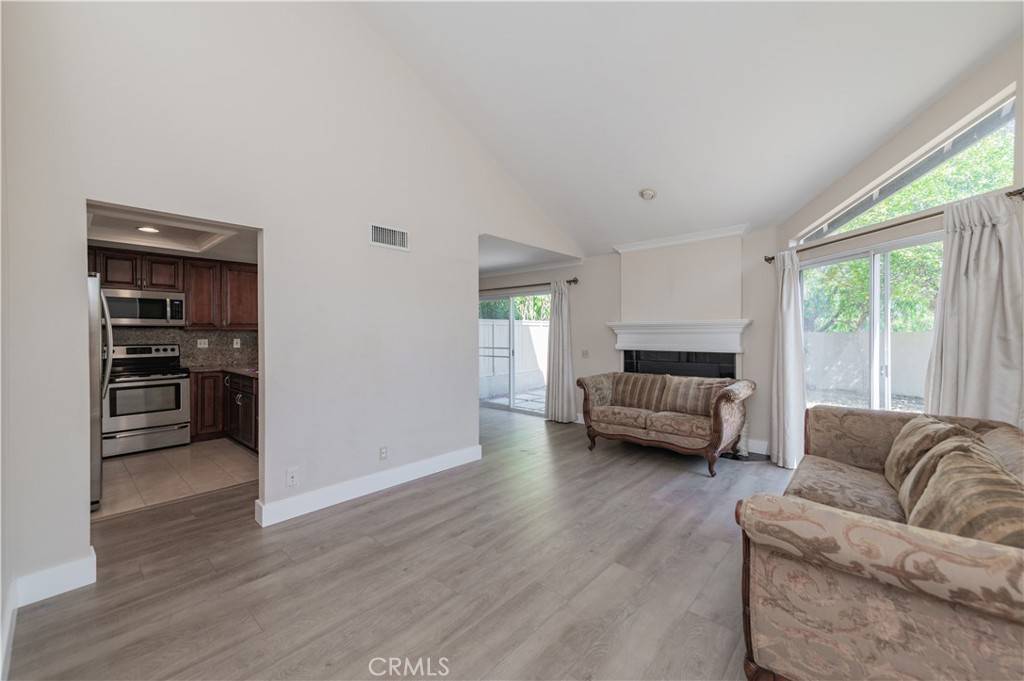 Irvine, CA 92612,263 Stanford CT #112