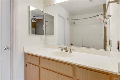 Rancho Santa Margarita, CA 92688,75 Abrigo #57