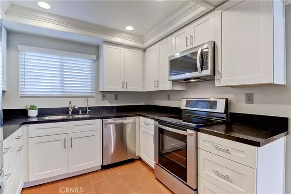 Laguna Woods, CA 92637,5371 Punta Alta #2G