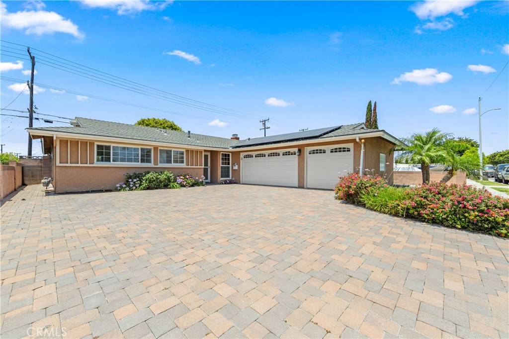 Huntington Beach, CA 92649,16241 Eagle LN