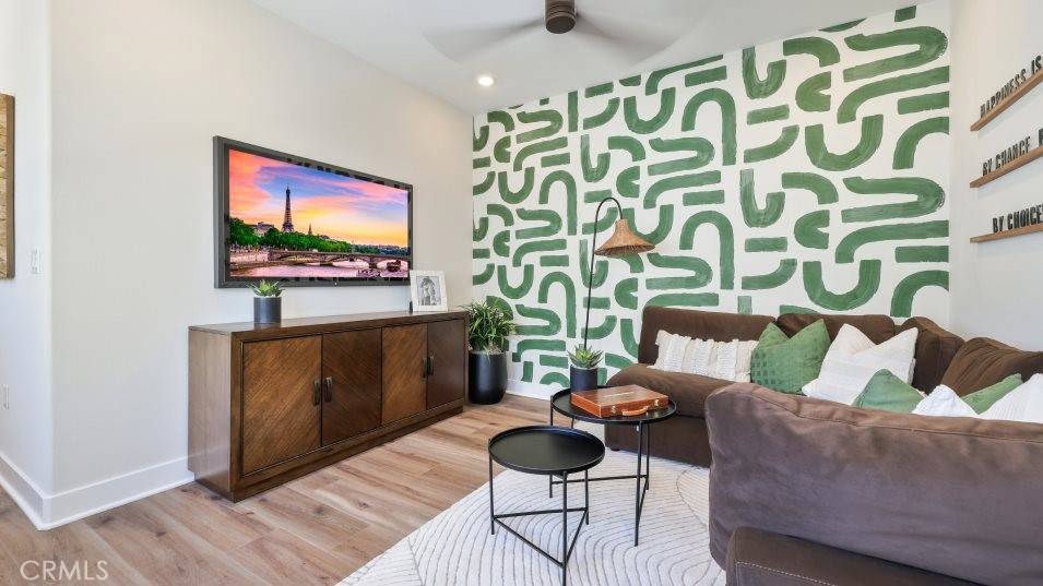 Irvine, CA 92618,320 Galway