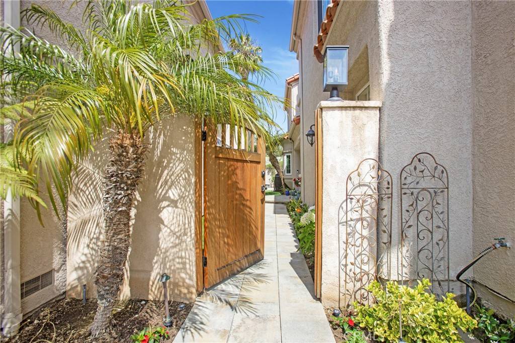 Dana Point, CA 92629,70 Saint Michael
