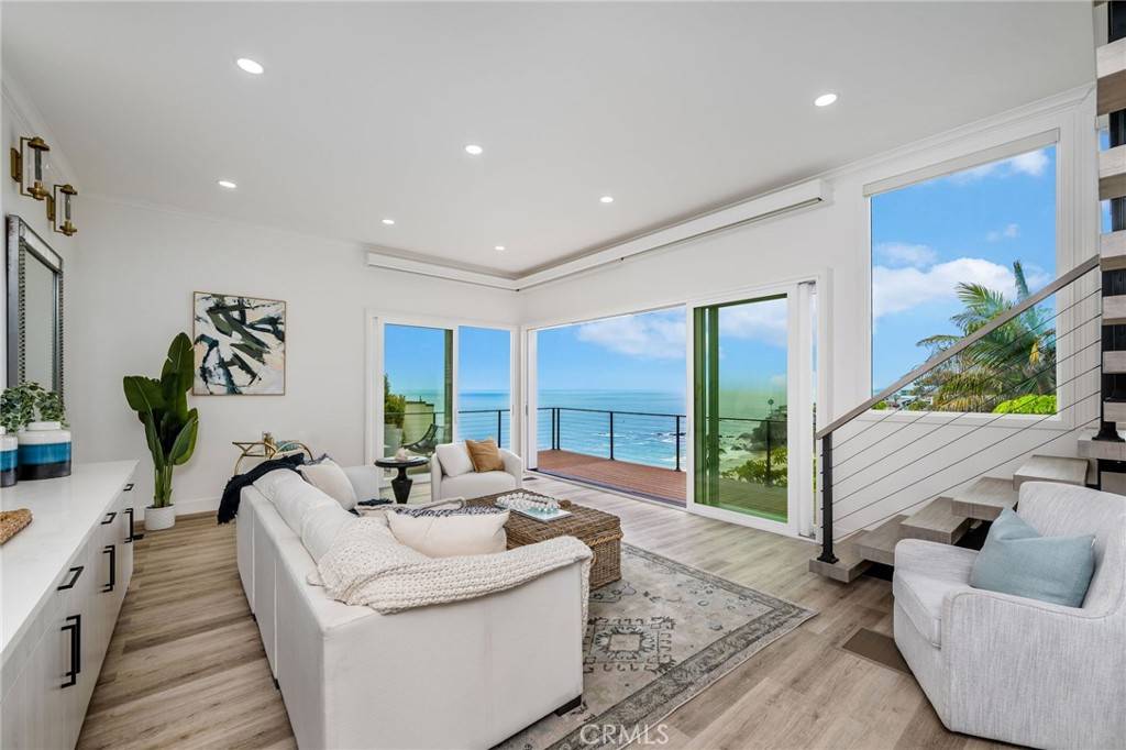 Laguna Beach, CA 92651,32015 Point Place