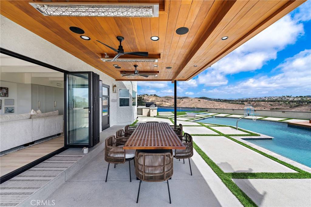 San Clemente, CA 92673,317 Calle Corral