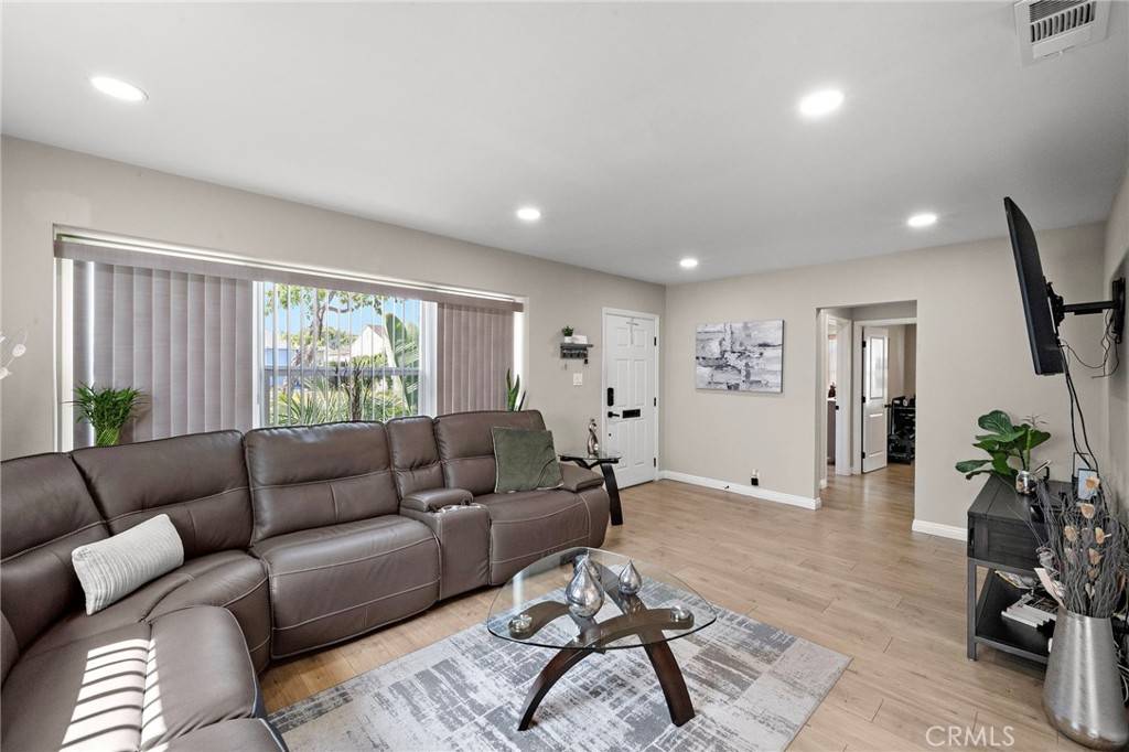 Lakewood, CA 90712,2729 Fairman ST