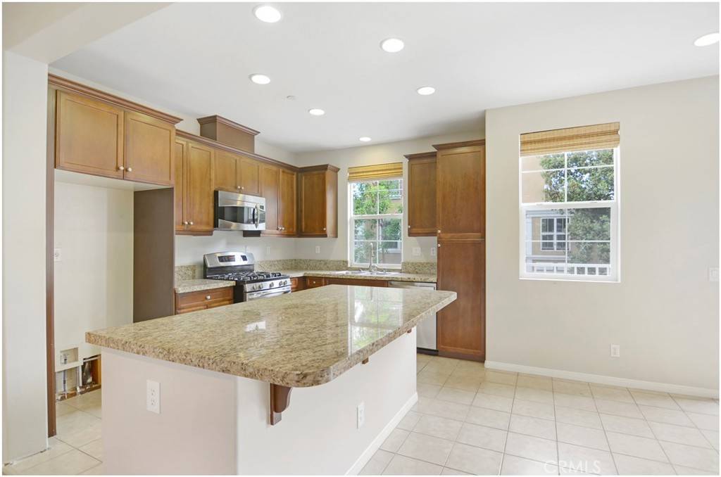 Tustin, CA 92782,1410 Montgomery ST