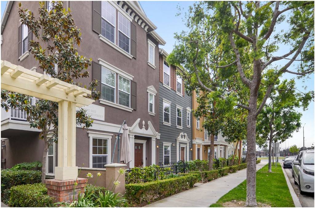 Tustin, CA 92782,1410 Montgomery ST