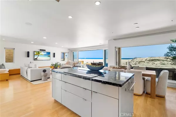Newport Beach, CA 92661,1554 E Oceanfront